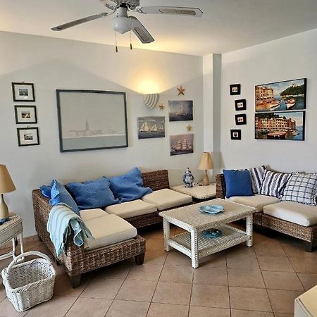 Brezza Marina Apartment Градо Екстериор снимка