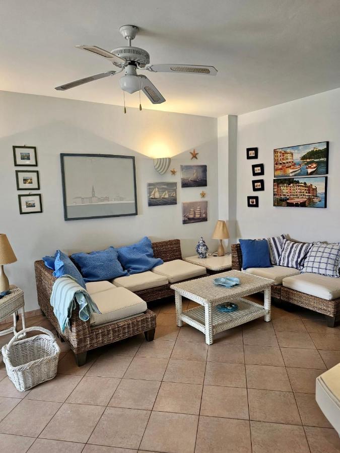 Brezza Marina Apartment Градо Екстериор снимка